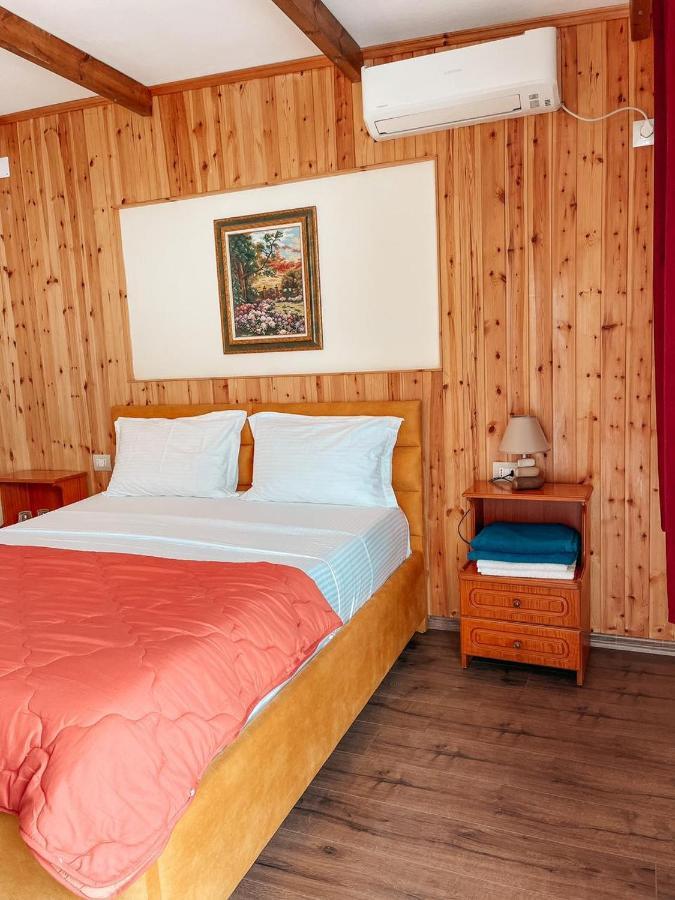Guesthouse Lord Byron Tepelene Екстериор снимка