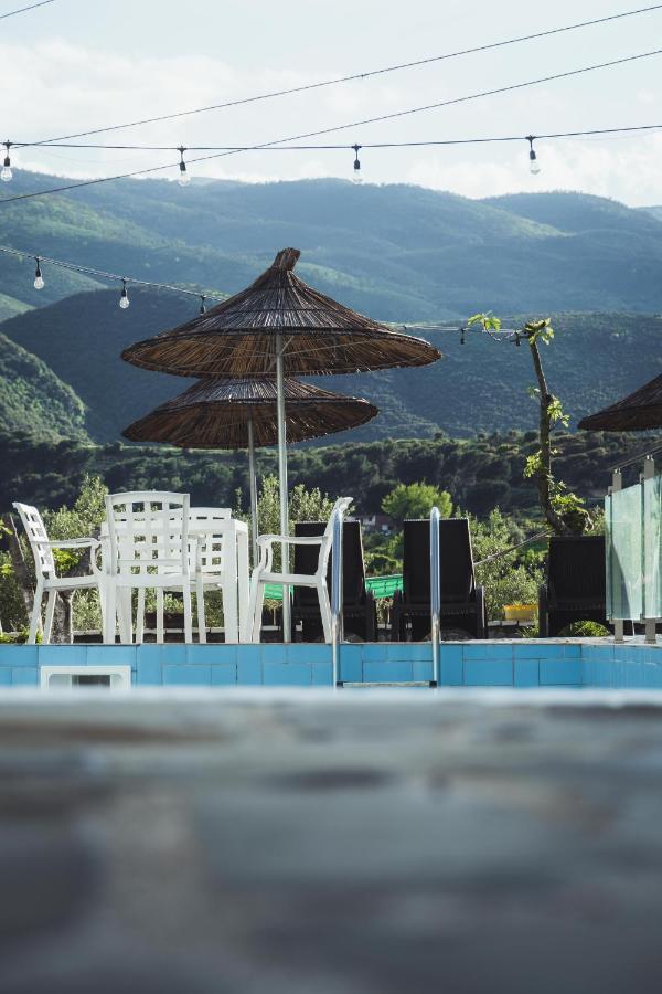 Guesthouse Lord Byron Tepelene Екстериор снимка